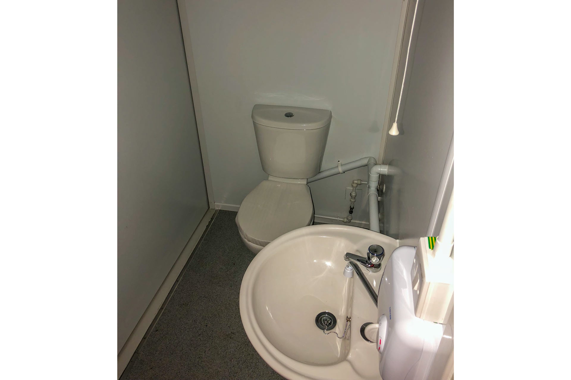 Contenedor de oficina 6×3 m (18 m²) - Imagen 5