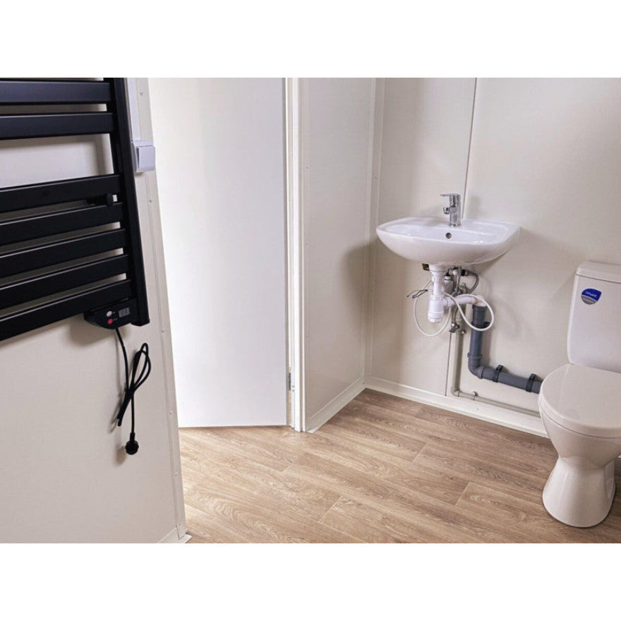 Contenedor elevado 7×3 m con grandes vitrinas, aire acondicionado y baño - Imagen 2