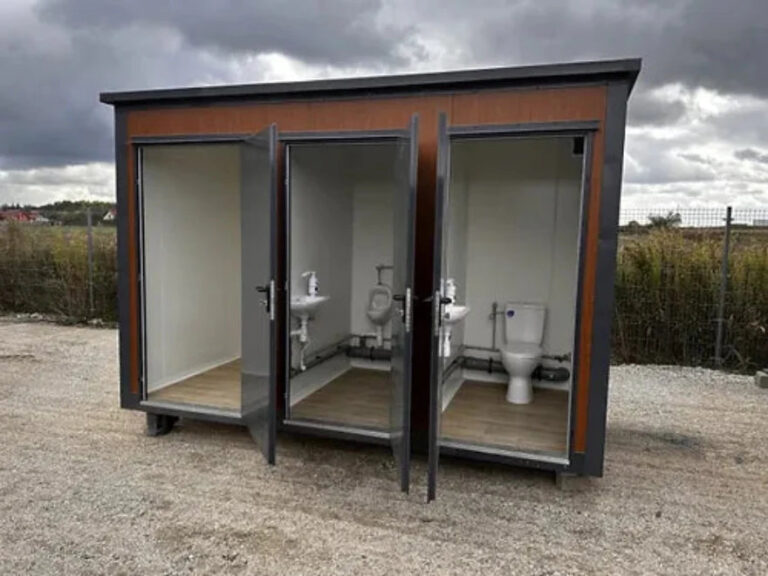 Contenedor sanitario con 3 cabinas WC