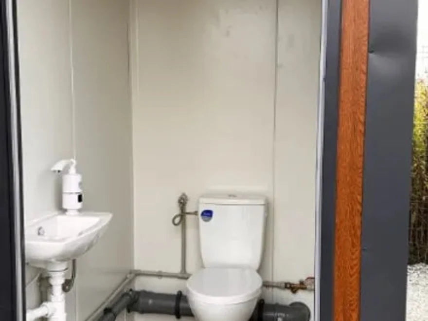 Contenedor sanitario con 3 cabinas WC - Imagen 5