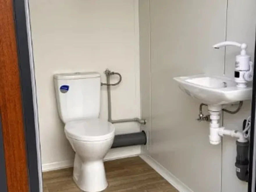 Contenedor sanitario con 3 cabinas WC - Imagen 7